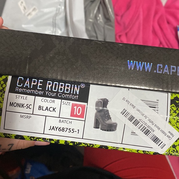 Cape Robbin Monik Platform Chelsea Ankle Boots Heels Talons Bottes - Picture 3 of 4